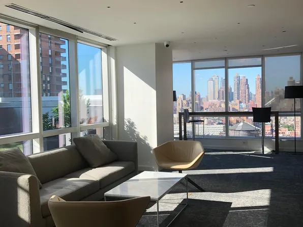 350 West 42nd Street image 10 of 17