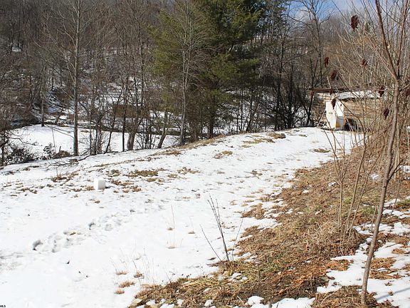 3rd image of 190 Coon Creek Rd