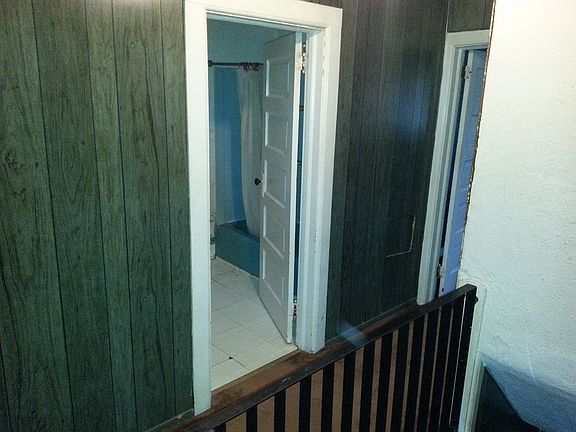 3rd image of 623 W Marion St