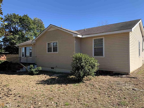 2nd image of 2746 E Elm St