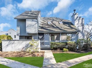 21 Linda Ln, Edison, NJ 08820