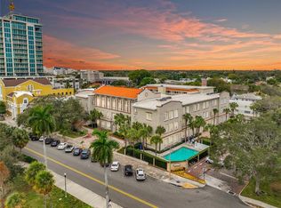 701 Mirror Lake Dr N APT 104, Saint Petersburg, FL 33701