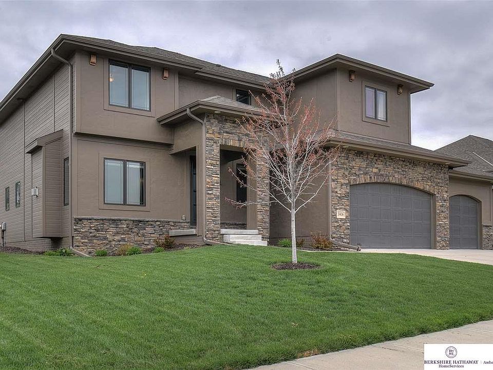1st image of 3906 N 190th St