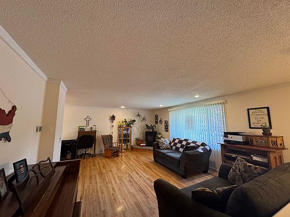 2nd image of 318 Moose Dr