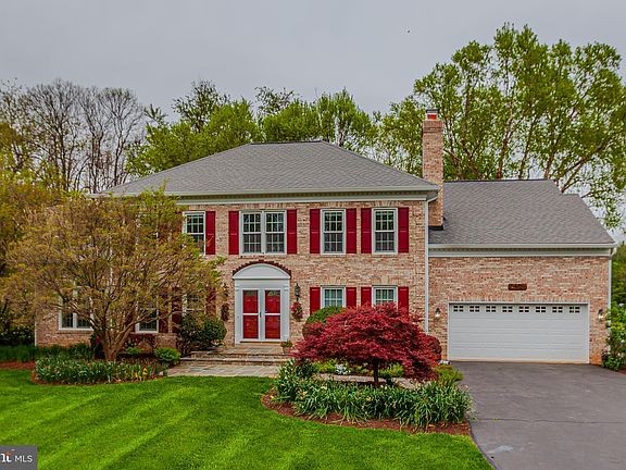 5th image of 17541 Applewood Ln