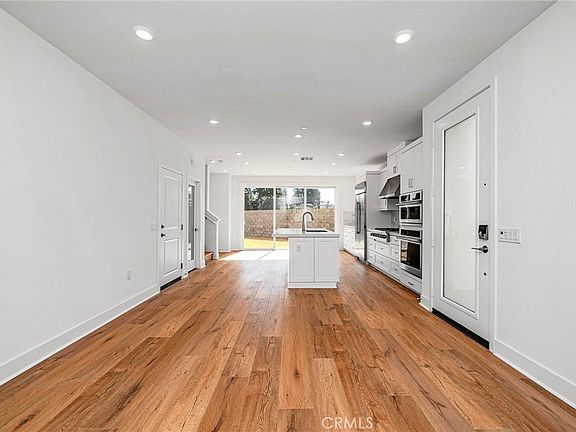 3rd image of 1002 Citron Rd