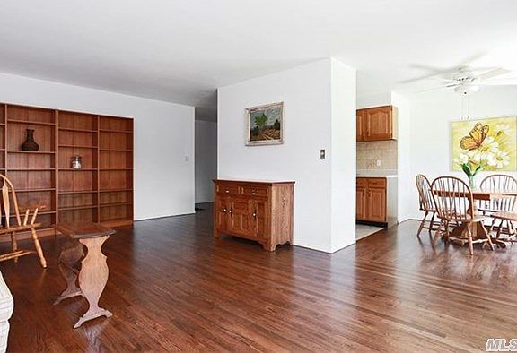 3rd image of 1 Toms Point Ln APT 9G