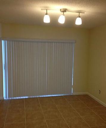 4th image of 5120 SW 40th Ave APT 8