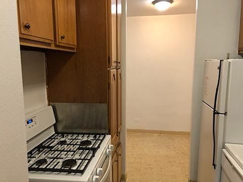 4th image of 8515 Main St Penthouse K