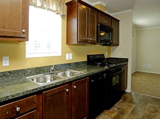 16683 Argyle Dr, Macomb, MI 48044