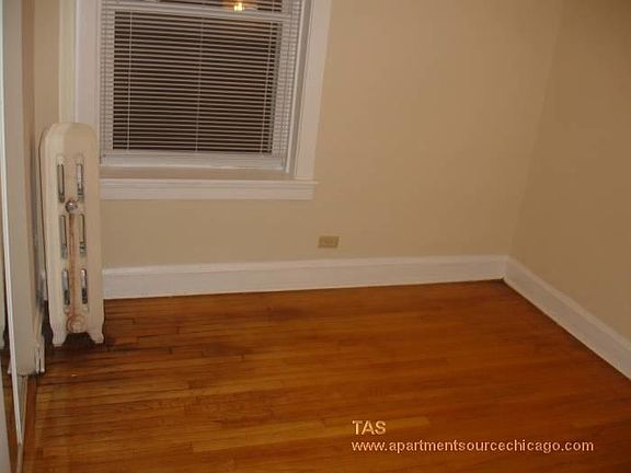 5th image of 4877 N Ashland Ave APT 1S
