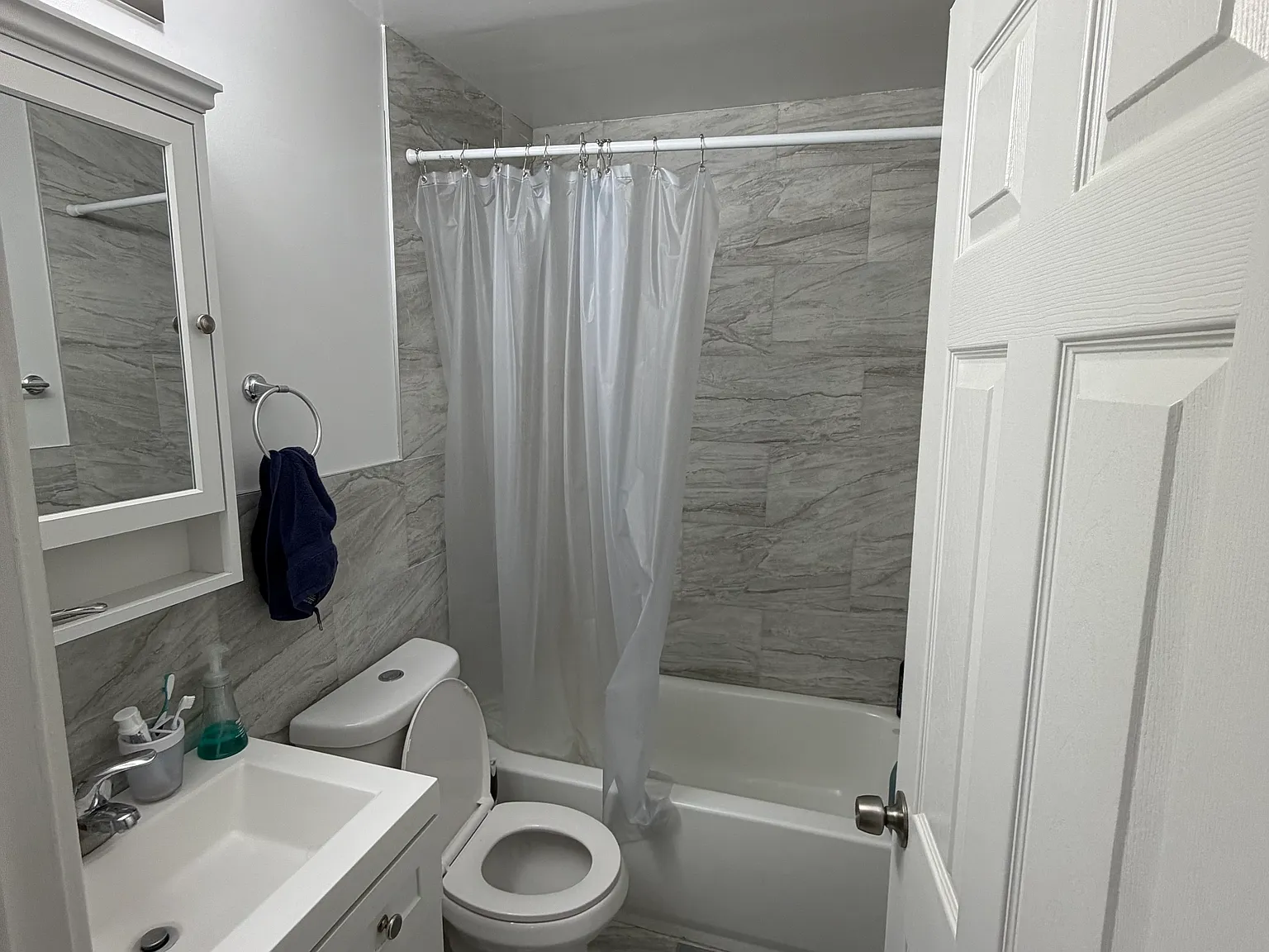 1 bed, 650 sqft, $1,950 — Photo 2