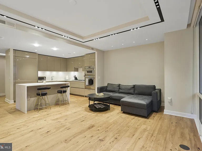 1781 N Pierce St #406 — Photo 12