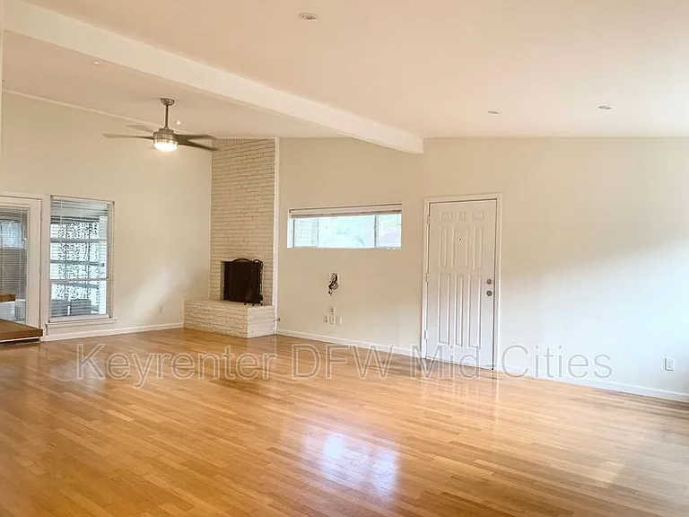 501 Nottingham Dr — Photo 4