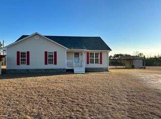 656 Bridlepath Ln, Box Springs, GA 31801