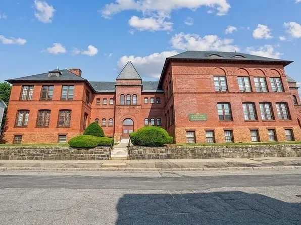 31 Elizabeth St APT G-7, Worcester, MA 01605