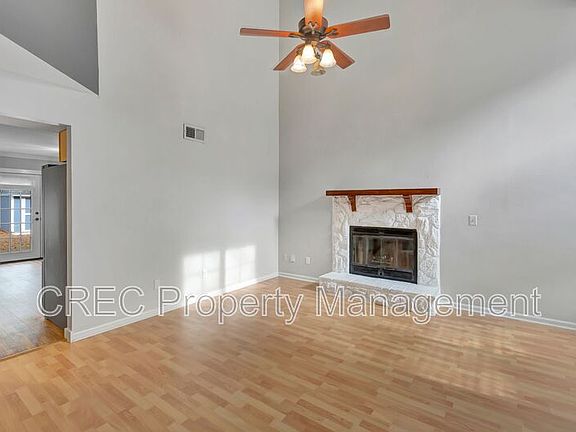 3rd image of 1411 Oaklanding Rd