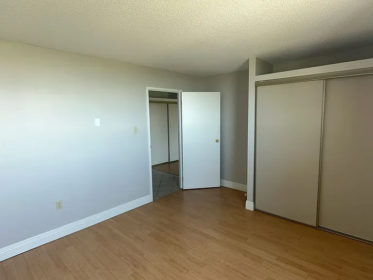 290 Main Ave — Photo 13