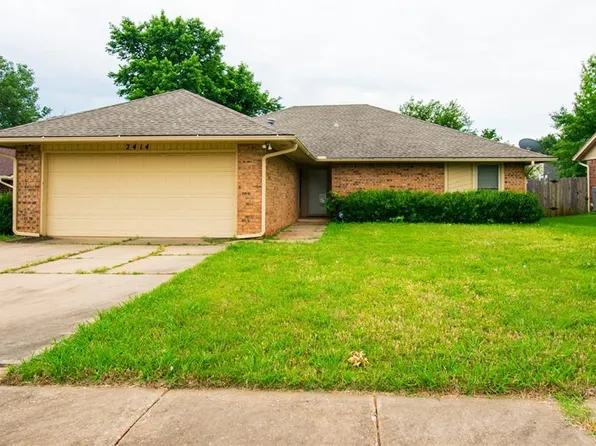 2414 Countrywood Ln, Edmond, OK 73012