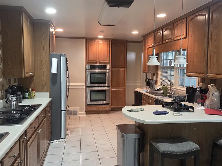 300 Rivertown Rd — Photo 6