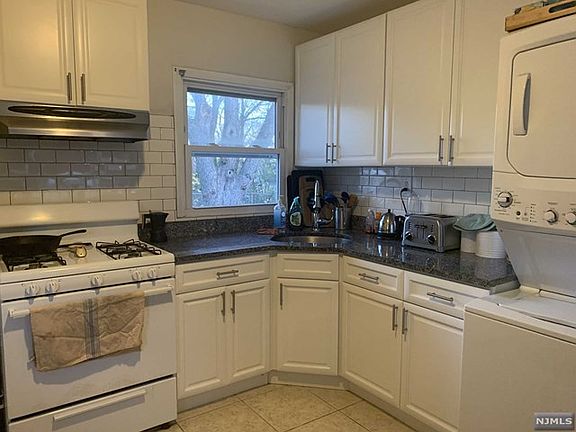 3rd image of 94 Cedar St