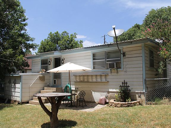 2nd image of 604 E Leslie St