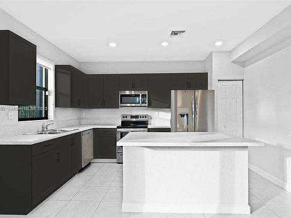 4th image of 4702 Santa Cruz Way #4702
