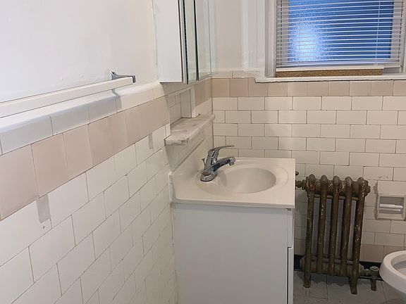 5th image of 240 W Tulpehocken St #B301