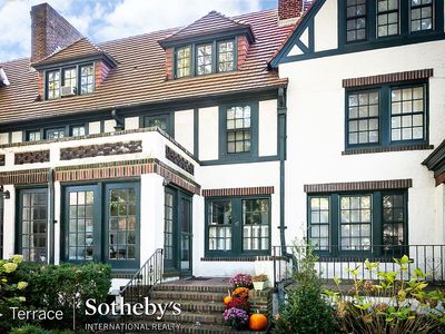 17 Ingram St, Forest Hills Gardens, NY, 11375