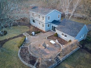 1427 W El Rancho Dr, Mequon, WI 53092