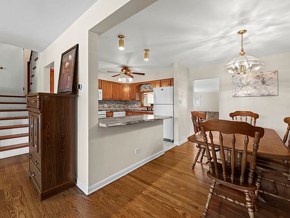 3rd image of 444 Wood St