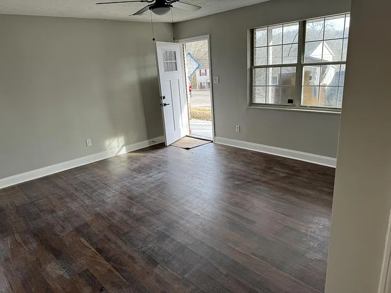 2911 Beaverwood Dr — Photo 2