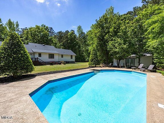 2nd image of 348 Craig Rd