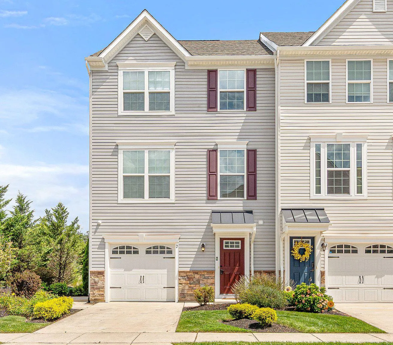 3 bed, 2.5 bath, 2136 sqft, $3,400 — Photo 1