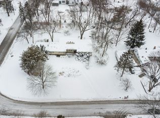 7S560 Green Acres Dr, Naperville, IL 60540