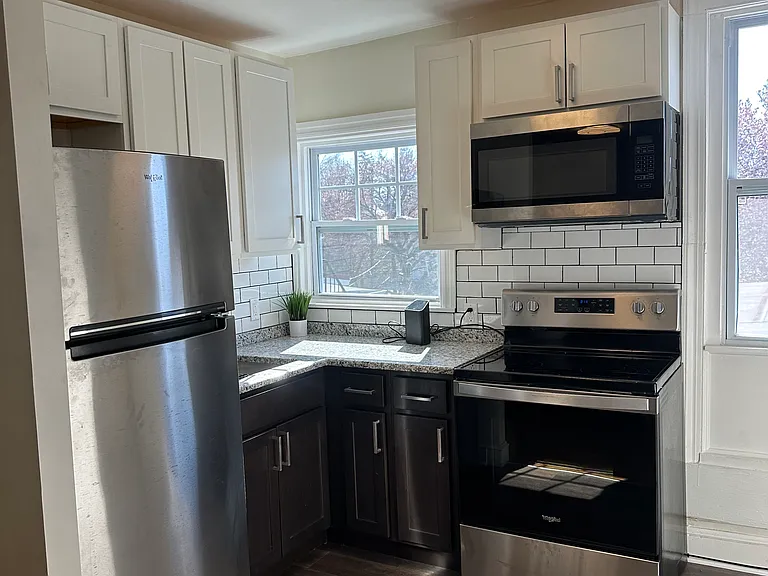 822 S George St #3 — Photo 2