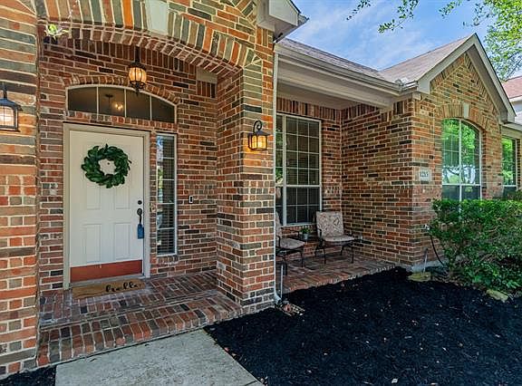 2nd image of 1215 Islemere Dr