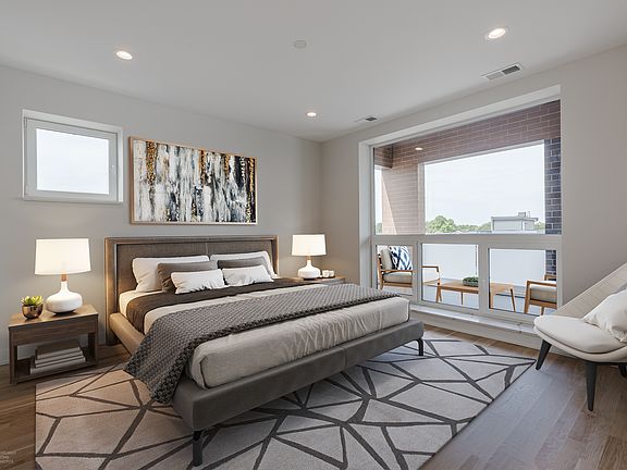 4th image of 2116 N California Ave #4