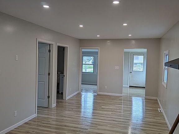 3rd image of 17761 Scott St
