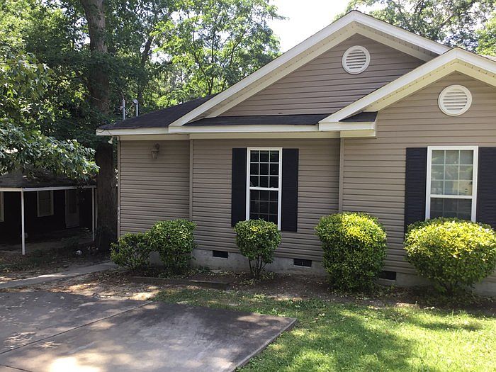 1st image of 703 1/2 Jefferson Dr