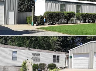 405 Ridgway Rd, Eldorado, IL 62930