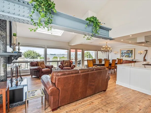 154-45 Riverside Drive image 6 of 38