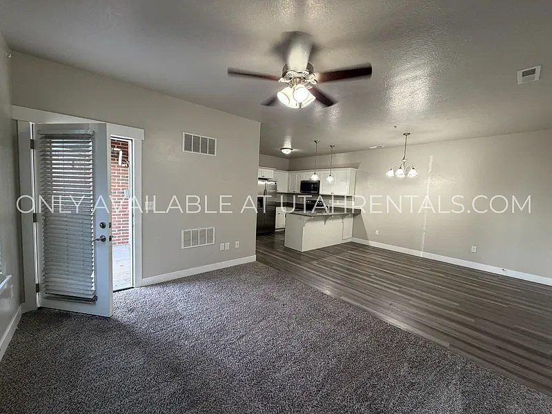 3 bed, 2.0 bath, 1272 sqft, $1,750 — Photo 2