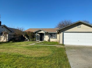1917 N Rinaldi St, Visalia, CA 93291