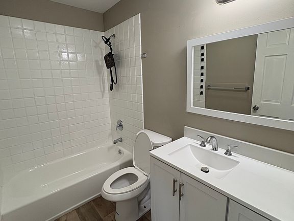4th image of 278 N Lansdowne Ave #4