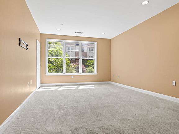 2nd image of 200 W Elm St Ste 1231