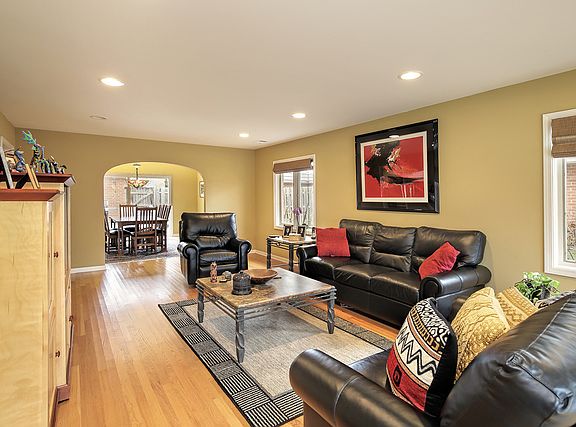 3rd image of 751 Orleans Dr