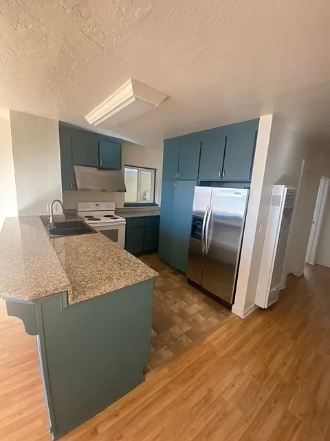 305 Beach St — Photo 2