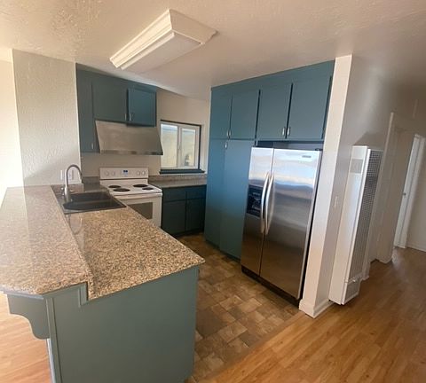 2nd image of 305 Beach St #6