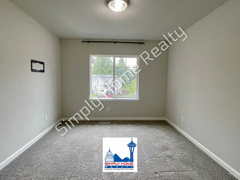 6653 Percy Ln SE — Photo 15